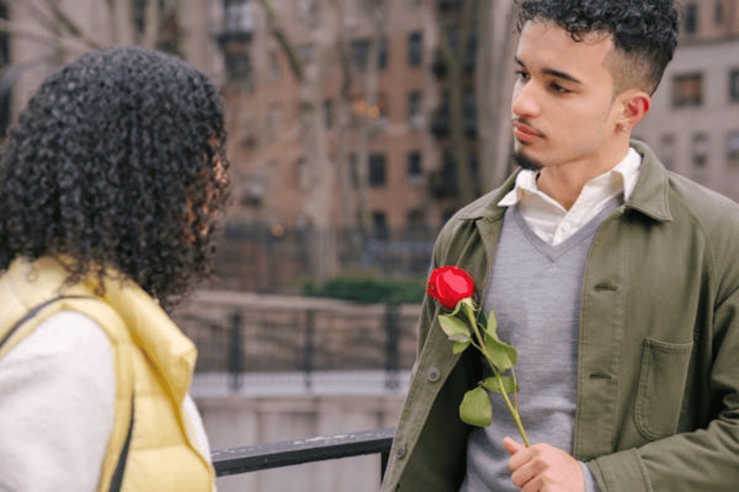 La testosterona no incrementa el deseo sexual, pero sí influye en la búsqueda de pareja