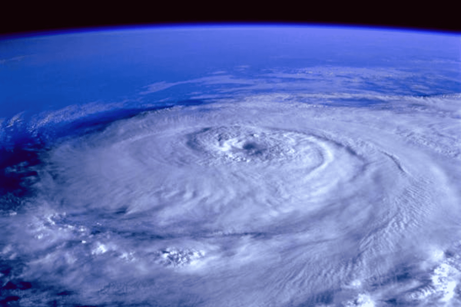 El inesperado movimiento del polo norte magnético: ¿qué significa para el futuro?