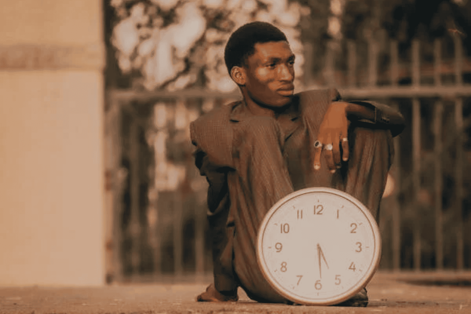 ¿Pasas mucho tiempo sentado? Descubre cómo afecta a tu salud y cómo prevenirlo