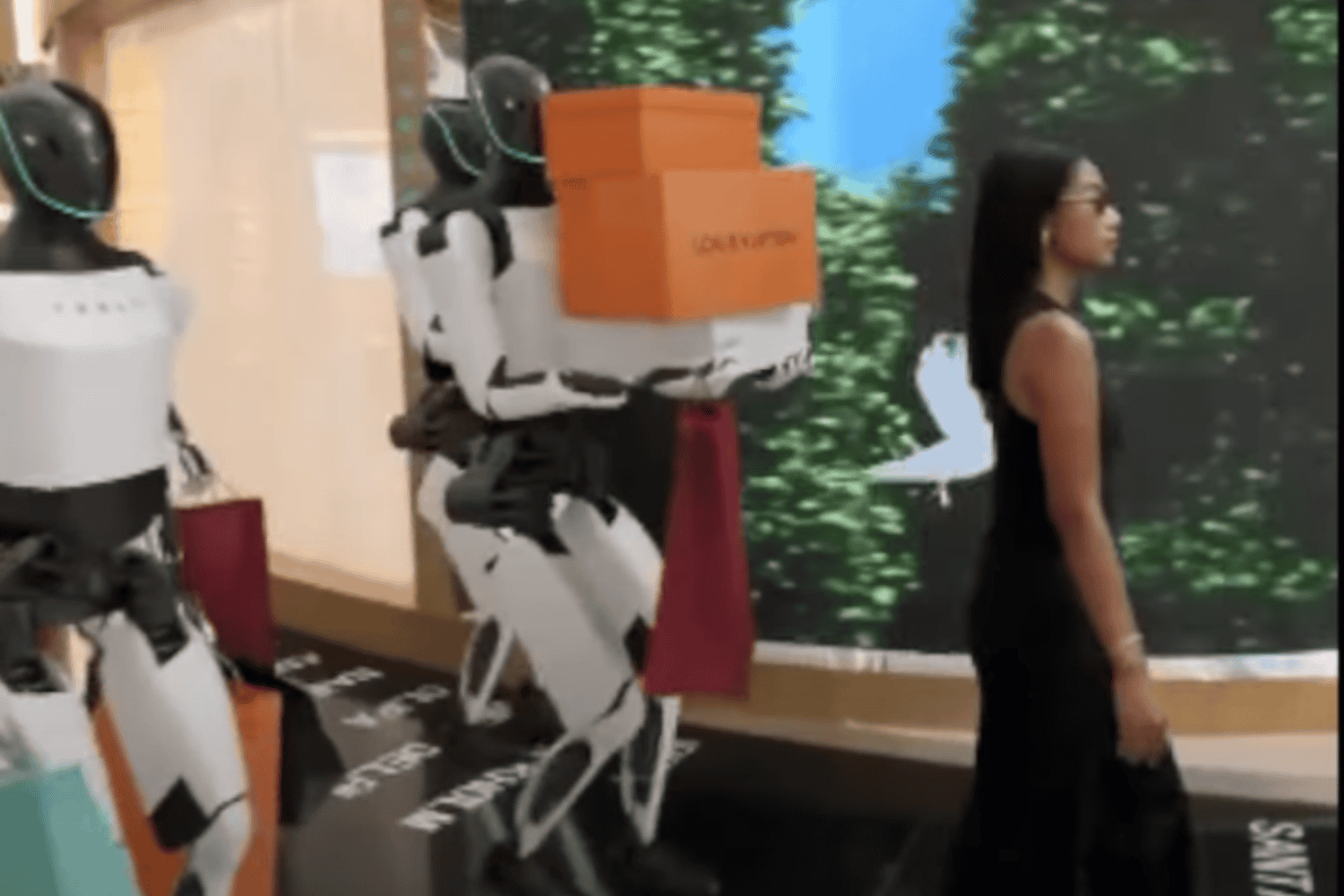¿Realidad o ficción? El video viral de robots Tesla que acompaña a una mujer de compras