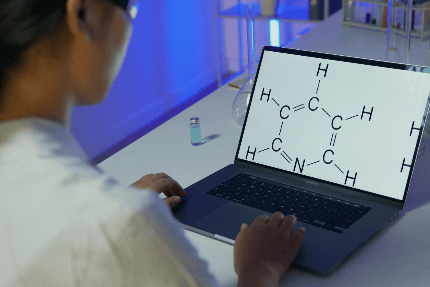 Inteligencia artificial descubre moléculas jamás vistas por la ciencia