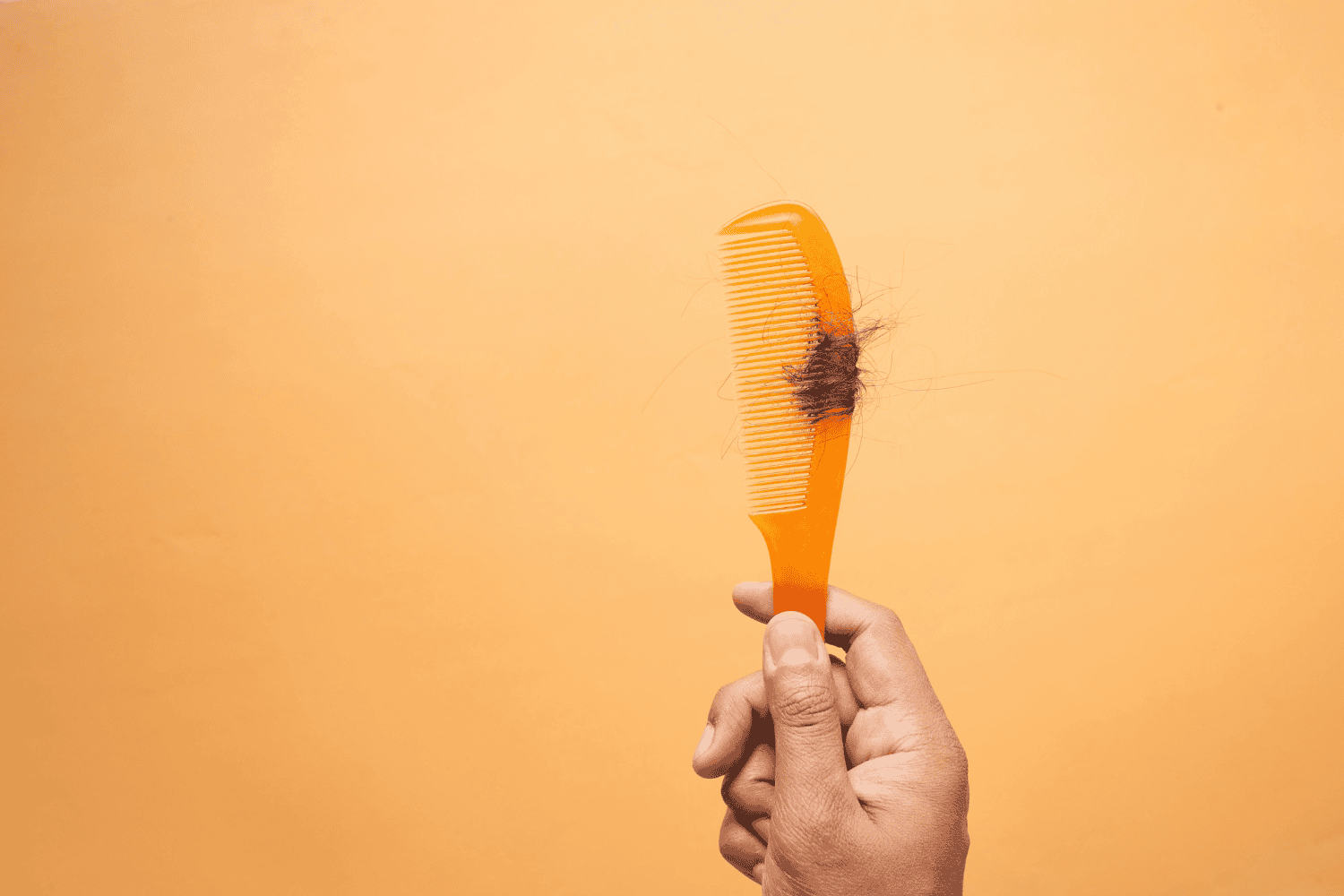Caída del cabello en la menopausia: cómo reconocerla a tiempo y fortalecer tu melena