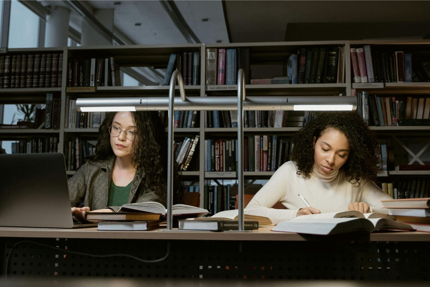 Las mujeres mas inteligentes del mundo, Segun la IA