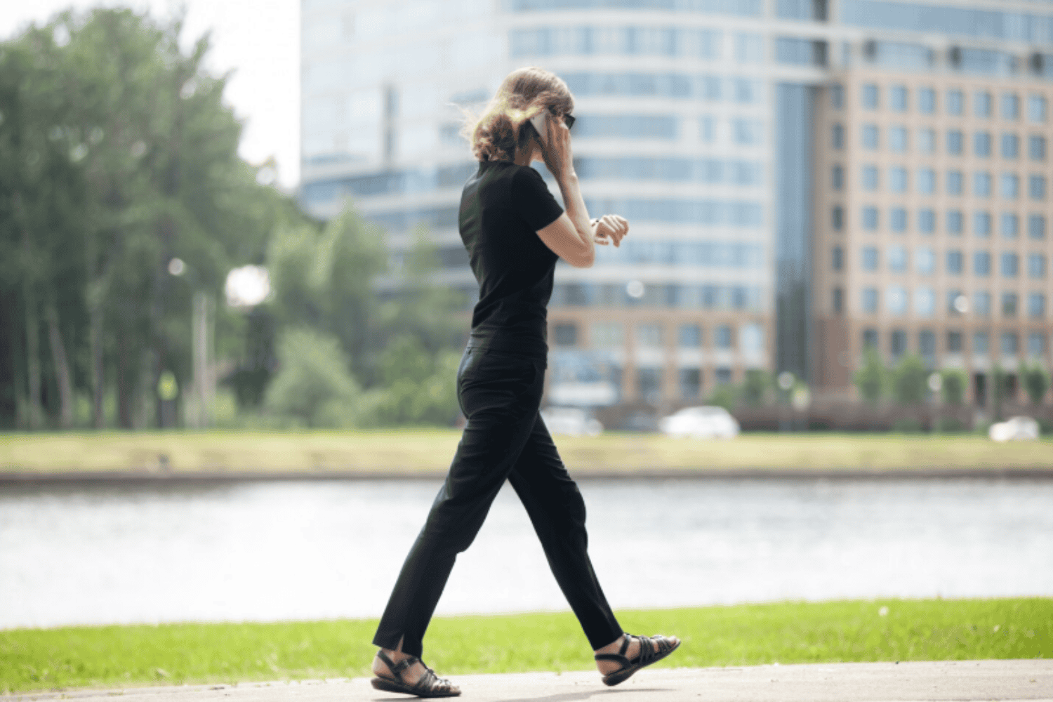 Qué significa caminar muy despacio según la psicología