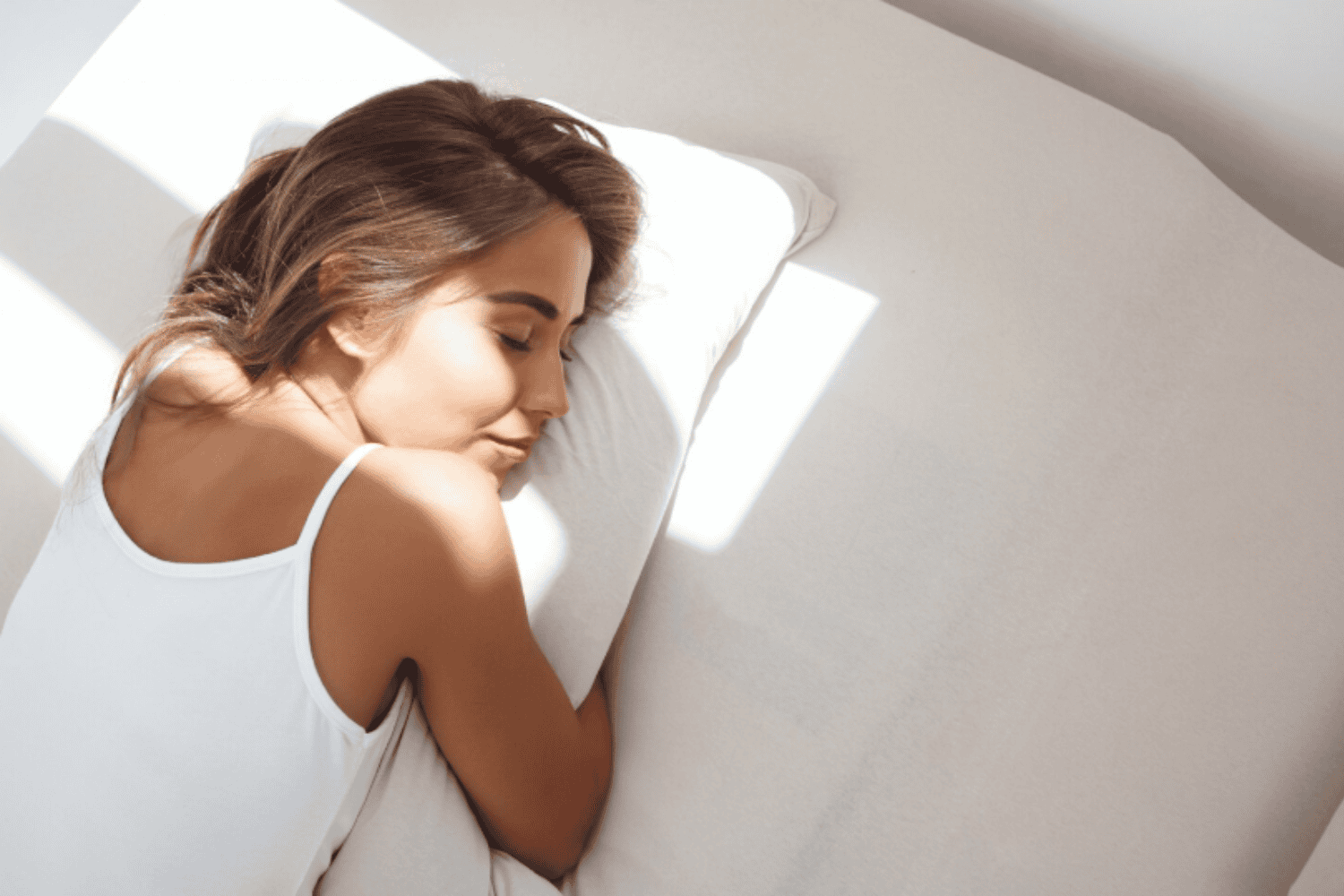 Suplementos para dormir mejor: qué dice la ciencia sobre melatonina, vitamina D y aminoácidos