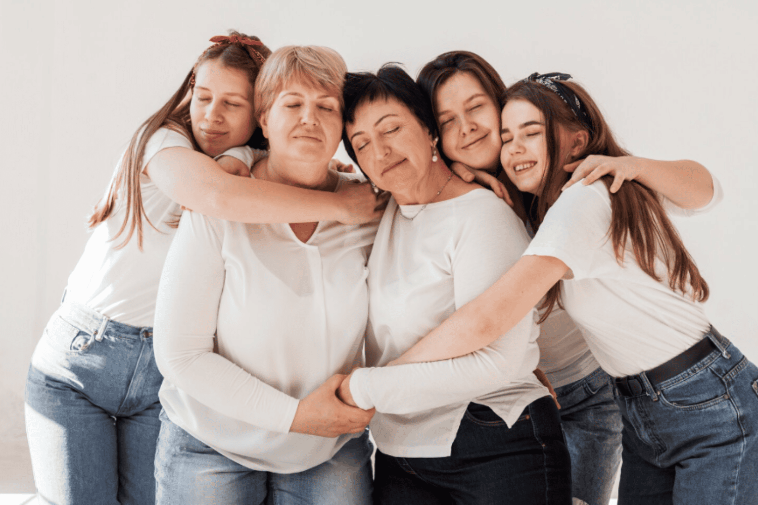 Ciencia y comportamiento se combinan para explicar por qué las mujeres viven más que los hombres.