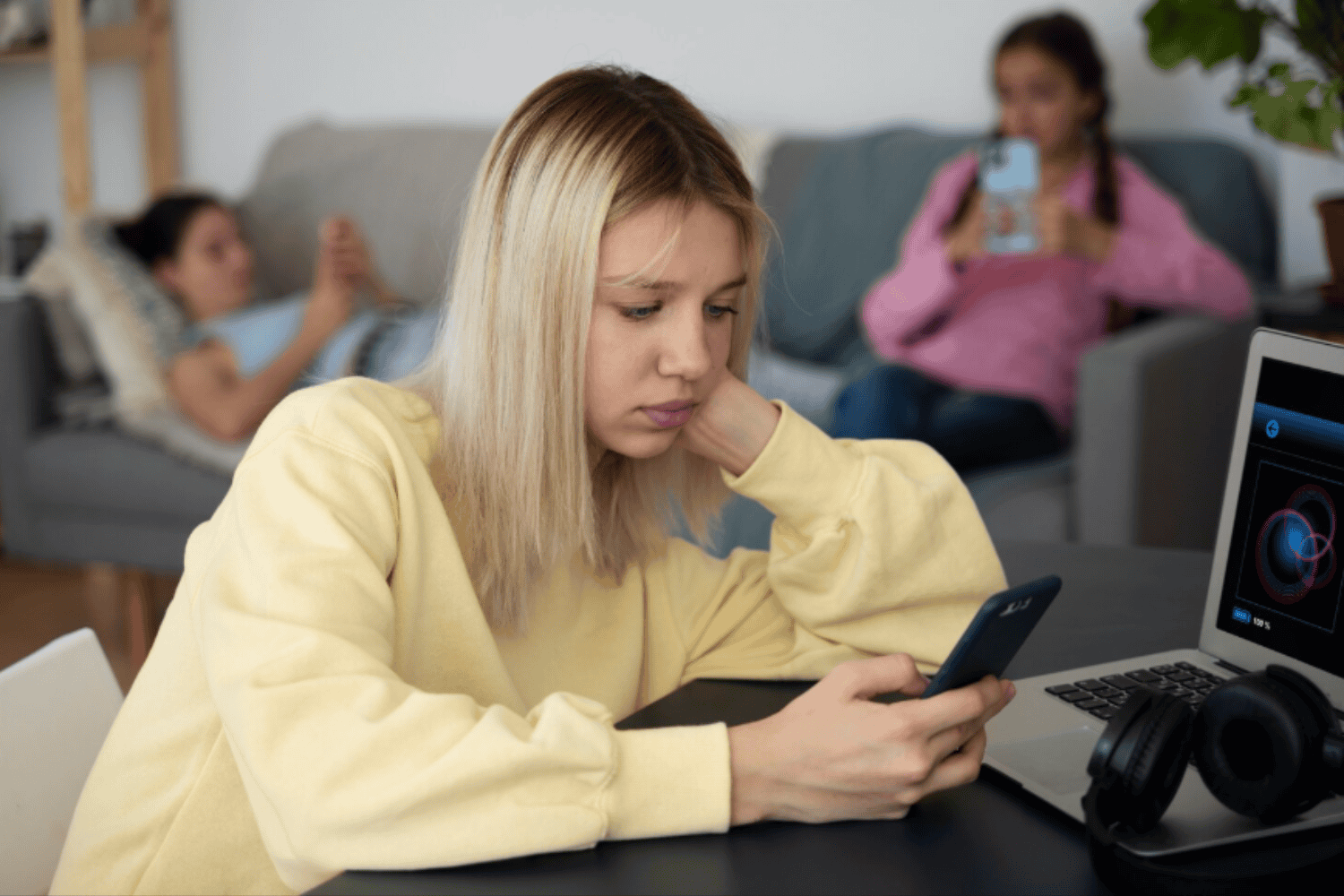 Pantallas, mito y realidad: qué dice la ciencia sobre nuestra supuesta adicción digital