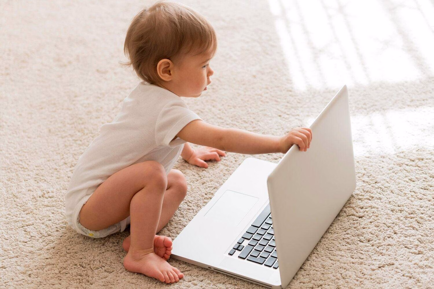 el uso de pantallas en niños
