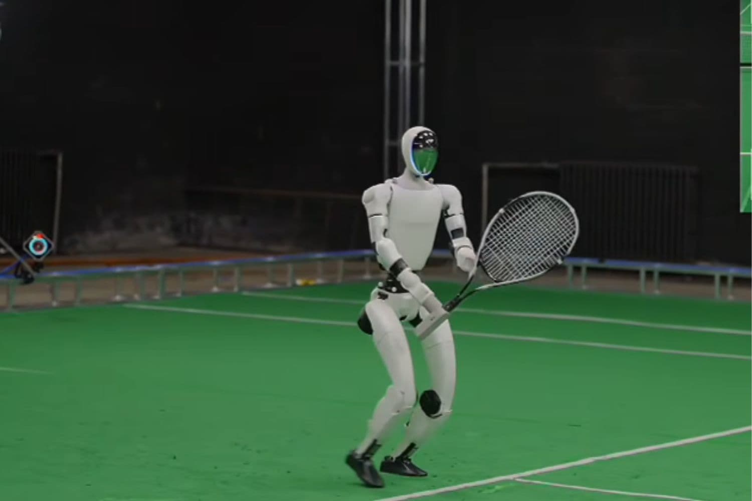 La IA da el salto del ajedrez al tenis con robots humanoides