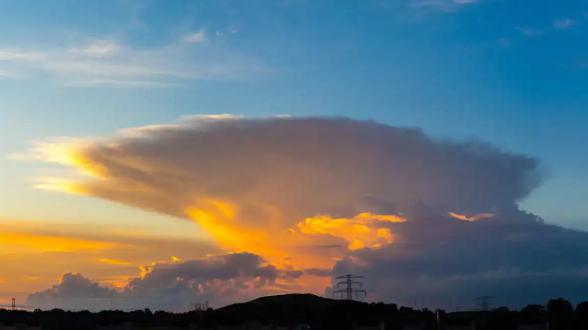 Cuando los poemas revelan tormentas solares: el hallazgo que cambia lo que sabemos del sol