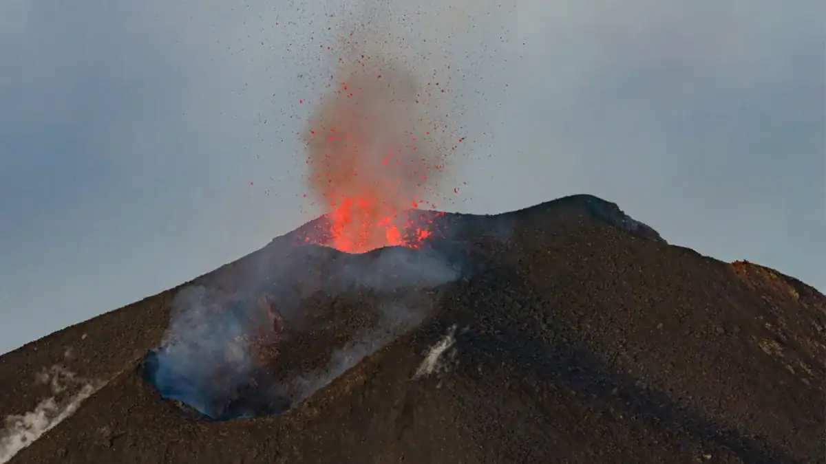 ni punto caliente ni subducción: el etna podría pertenecer a una categoría volcánica única