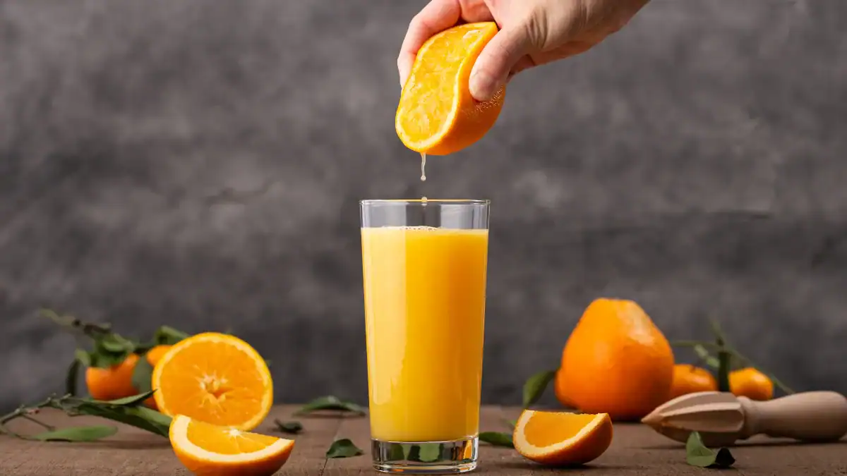 El jugo de naranja no se comporta como una bebida azucarada: la clave está en cómo el cuerpo absorbe la glucosa