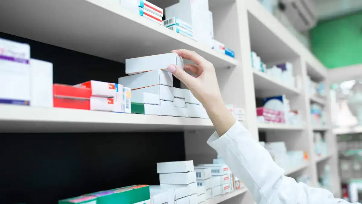 Los medicamentos que usamos todos los días están llegando a ríos, océanos y corales