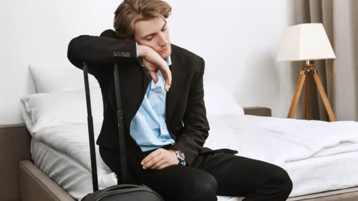 El jet lag no se combate durmiendo más: los expertos explican qué hacer antes, durante y después del vuelo